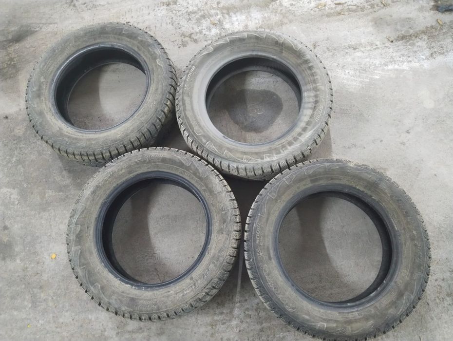 Продам комплект зимней резины 185/65/R15