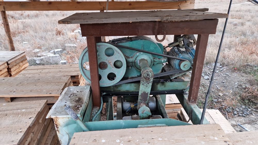 Продам станок для сплитерных блоков пескаблок