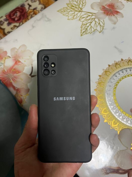 Самсунг а51 в отличном состоянии