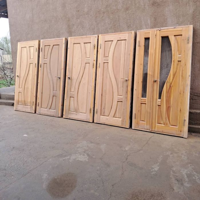 Eshik sotiladi holati yaxshi.Hammasi 4mln 200ming soʻm. Kelishiladi.