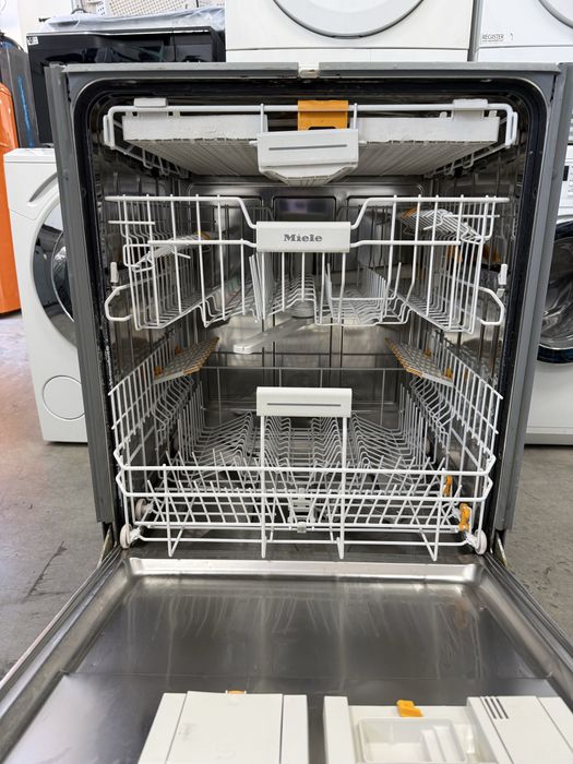 Съдомиялна  Miele за вграждане XXL автоматично отваряне