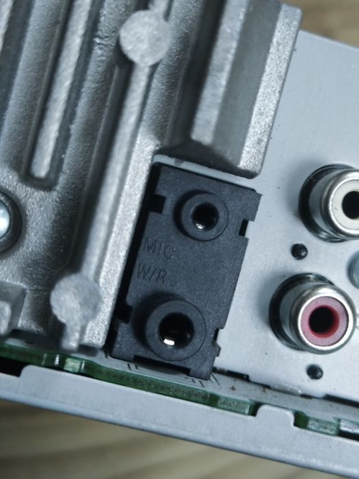 Авто сд Pioneer DE-4700BT Bluetoot/USB/MP3/CD/iPhone/Android