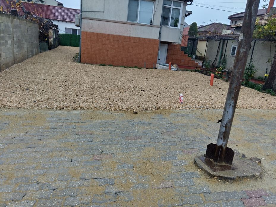 Парцел на ул.Калиакра с търговско лице