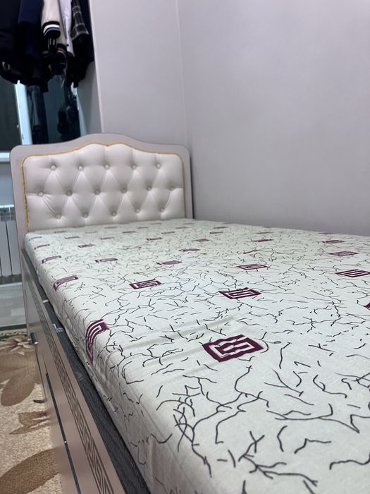 кровать для детей и для взрослых