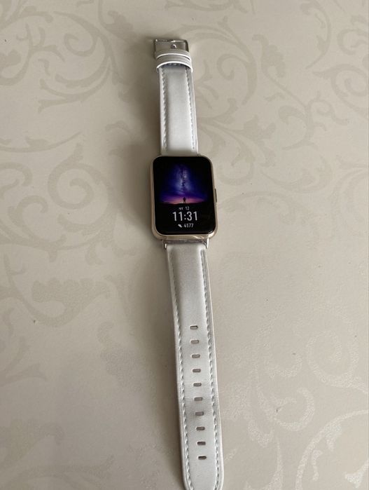 Продам Huawei Watch Fit 2