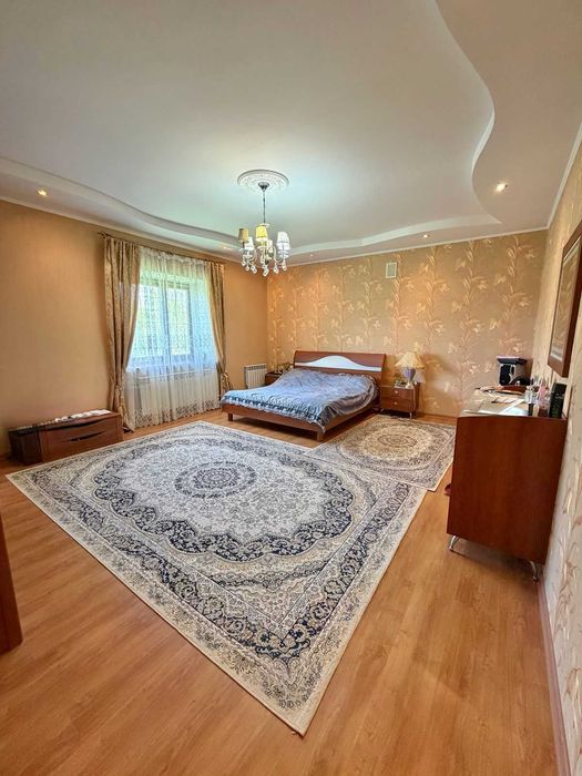 Продаётся 3-х уровневый дом, в микрорайоне Самал.
