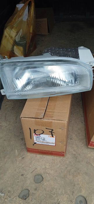 Продаю фары Тойота Королла АЕ107  новый дубликат