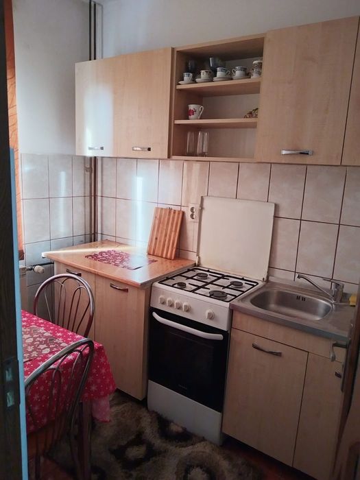 Închiriez garsonieră confort 1 strada Dumitru Gheata Nr 2 bl G2 etajul 2 apartament 7 pentru mai multe detalii sunați la Nr de telefon 0751555092