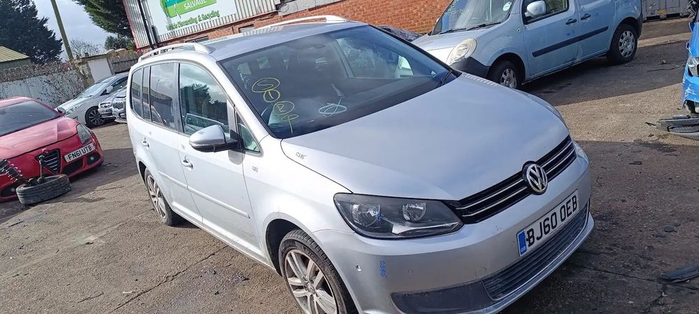 Dezmembrari / Dezmembrez VW Touran (1T3) [Fabr 2010-2015] 1.6 TDI CAYC cutie viteze manuala cod culoare LA7W