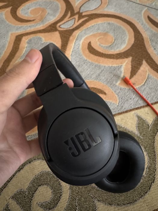 JBL 720BT Black  в супер состояни