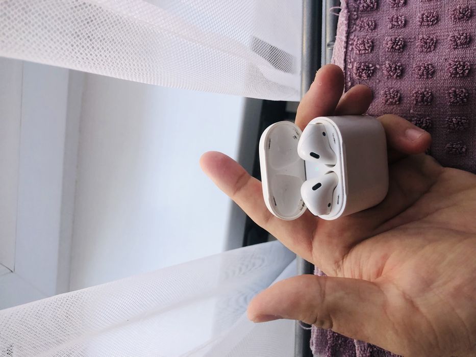 Продаю AirPods 2 series срочно!!!