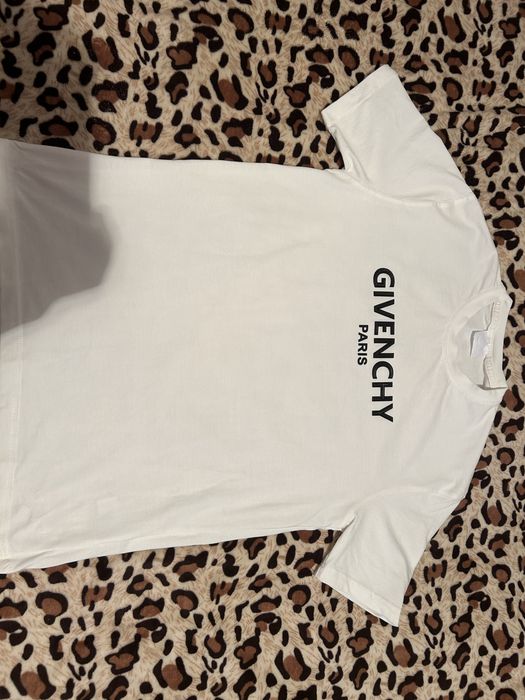 Tricou Givenchy Paris alb marimea L nou