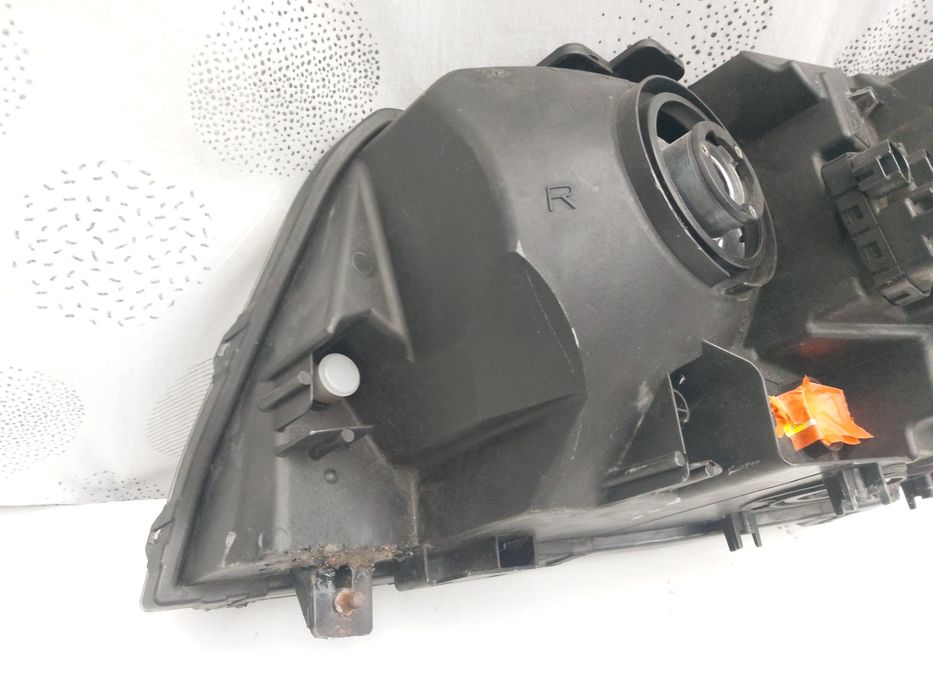 Фар десен Suzuki Grand Vitara 2007/2015г