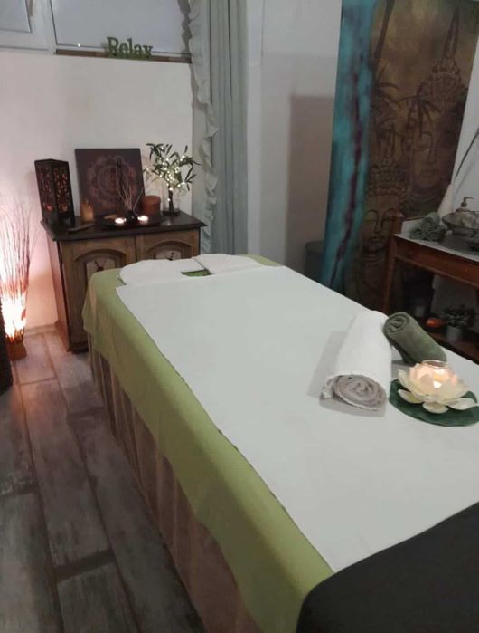 Луксозна СПА масажна маса с комплект за твоя уелнес старт