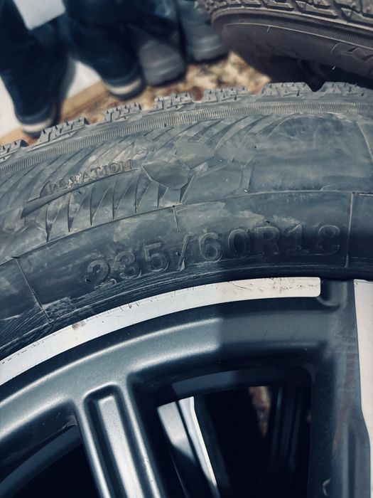 Продам комплект зимних шин
