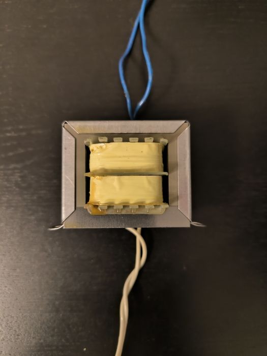 Трансформатор понижаващ 220 V / 19V AC