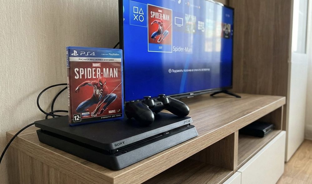 Пс 4 Слим 1 TB с игрой Человек Паук Фифа 23