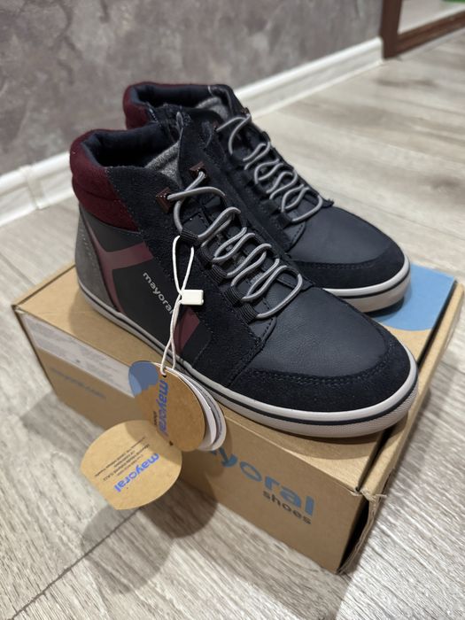 Продам осенние кеды на мальчика