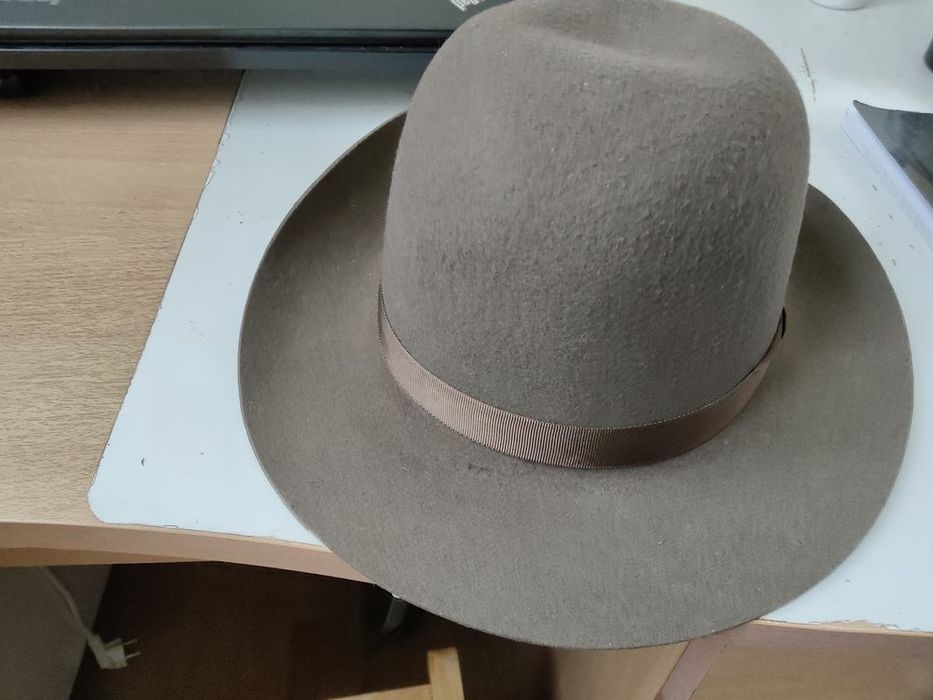 Продавам дамска шапка с периферия 7