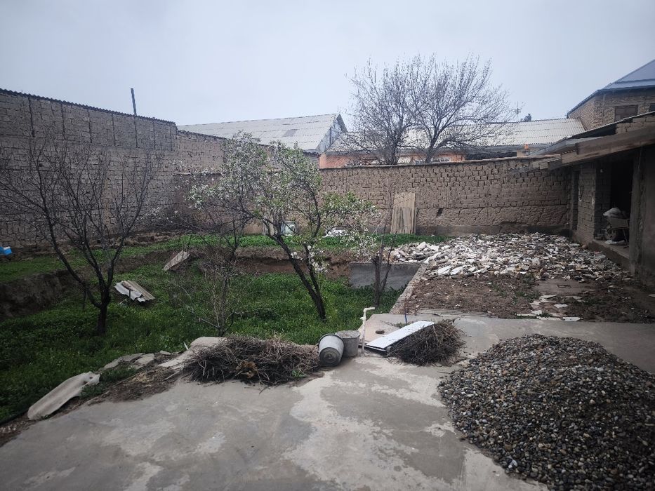 Hovli sotiladi .6 sotix. Qarshi shaxar qilichbek qo'rĝoncha mfy