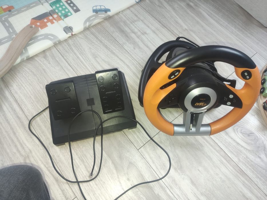 Volan de curse pt PC