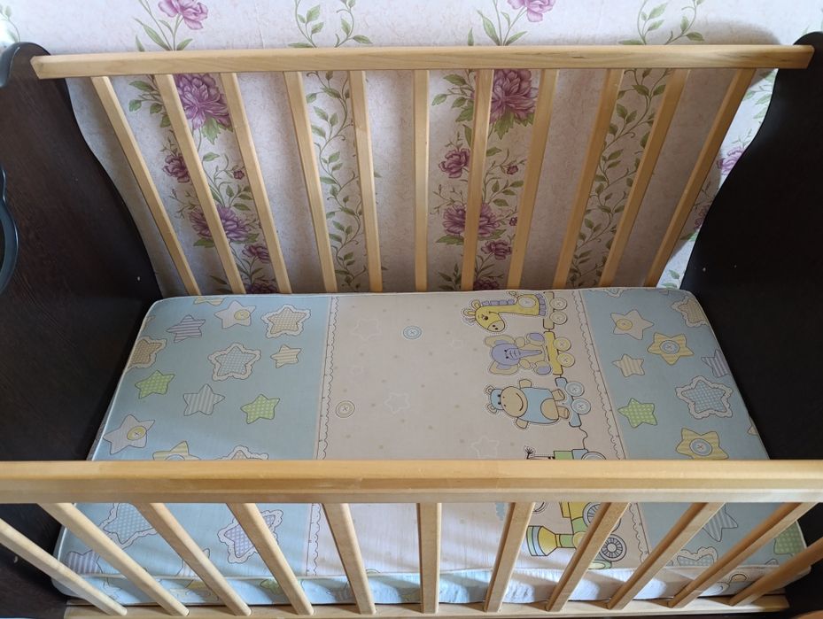 Детская кроватка