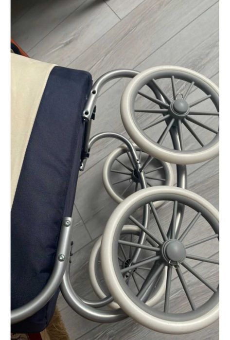 Продам коляску для кукол