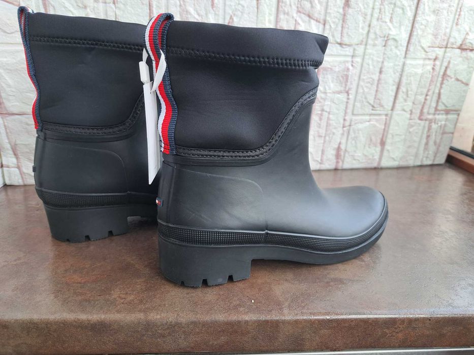 дамски боти,зимни обувки,гумени ботуши Tommy Hilfiger номер39,нови