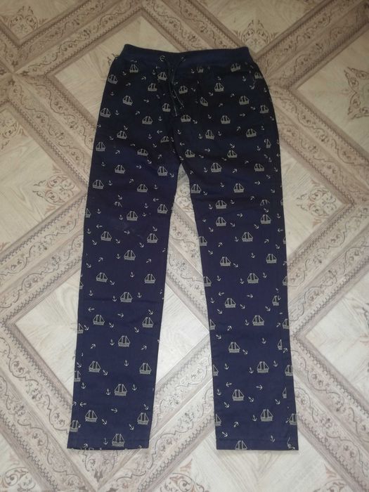 Брюки яркие мальчику