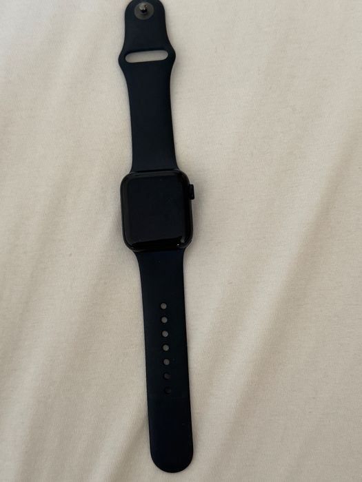 Apple Watch SE 40 mn. черен цвят