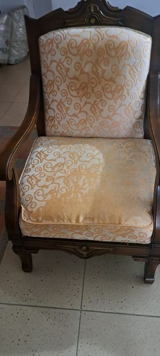 Set canapea cu fotolii lemn masiv