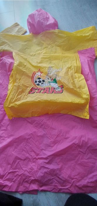 Весели  дъждобрани