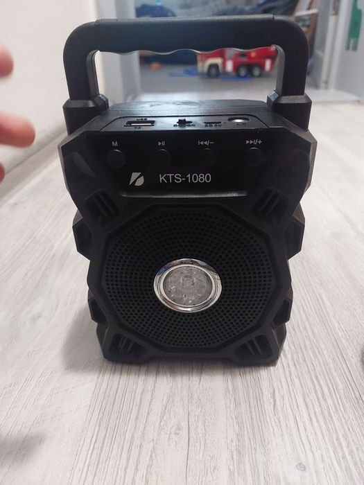 Vând doua boxe Bluetooth