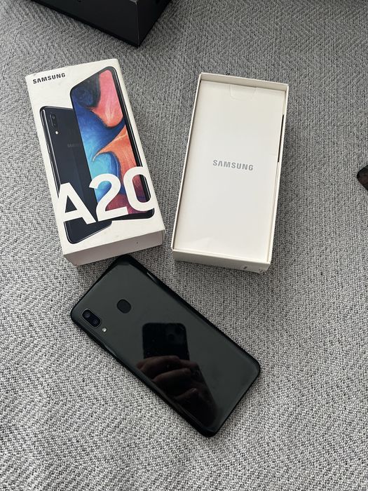 Продам Samsung A20
