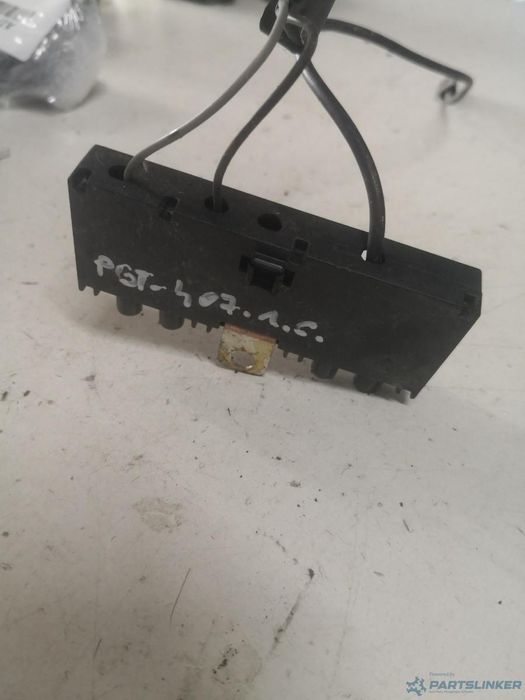 Amplificator Antena Peugeot 407 (6D_) [ 2004 - > ] Oem 9647837380