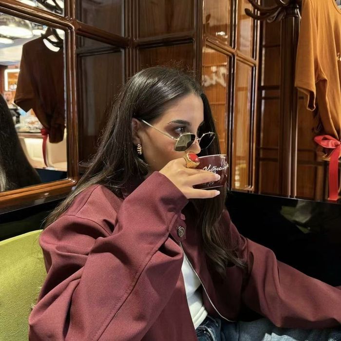 Продам ветровку/ курточку