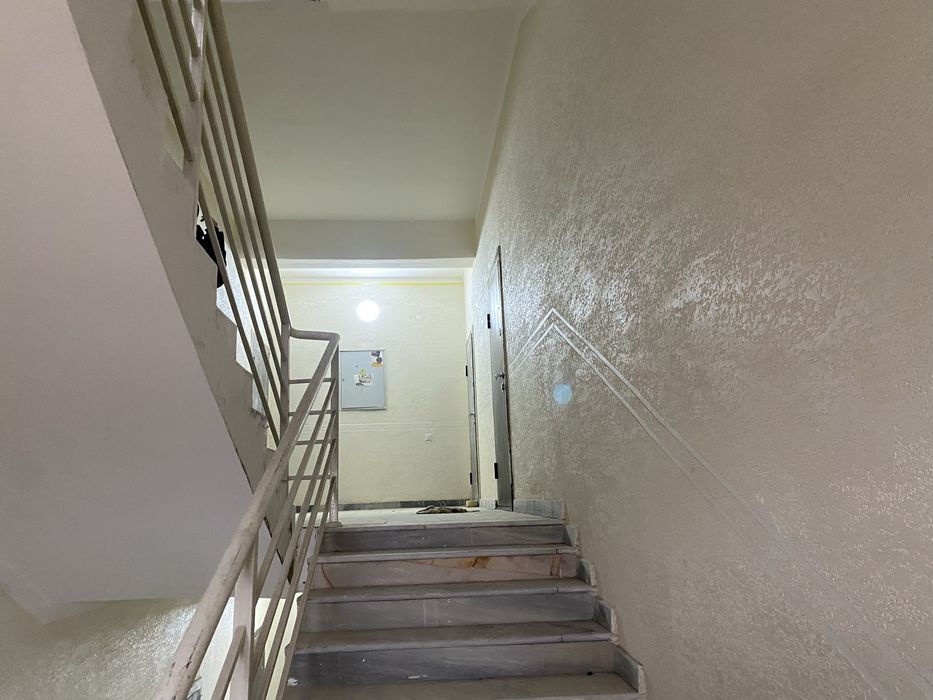 Urganch Shahar markazinda 2 xonali karobga holatinda 76 kv