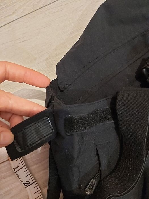 Geaca ski si pantaloni ski unisex fete/baieti McKinley 8-10 ani