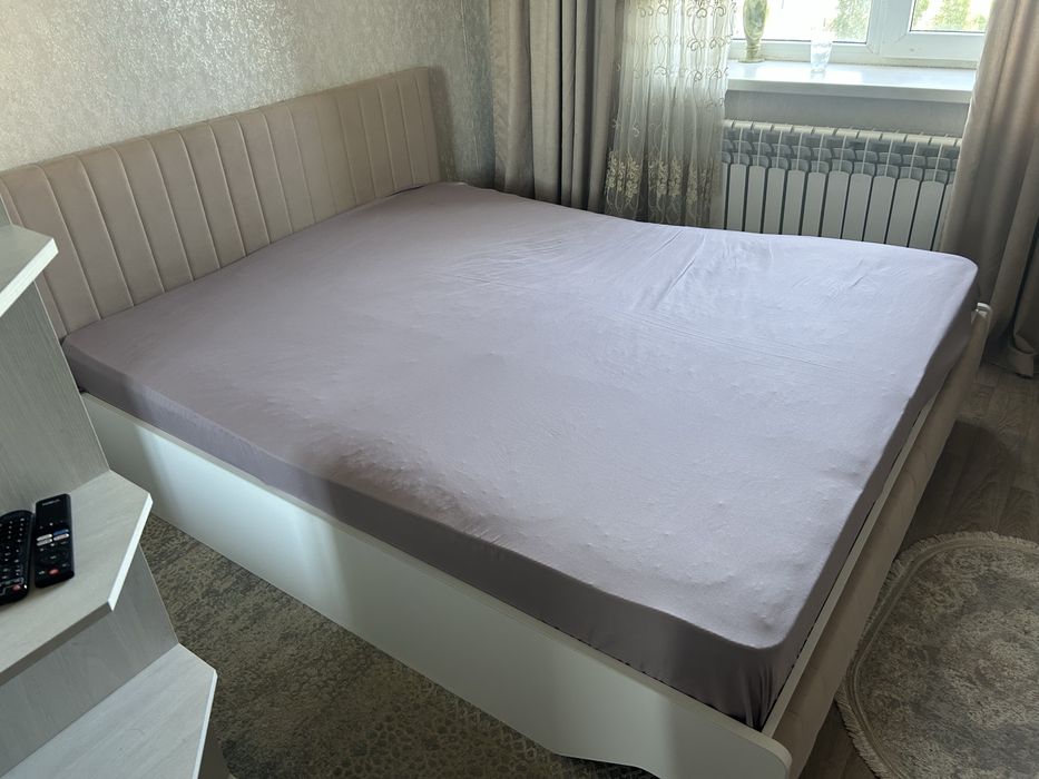 Продам двухспальную кровать