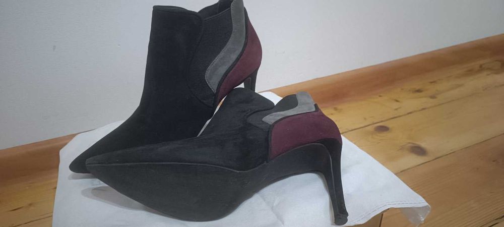 Дамски боти на ток