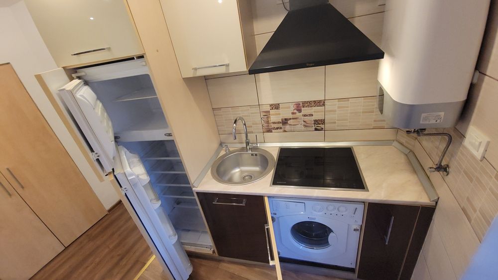 Garsoniera cu curte in centru 19mp renovata, utilitati incluse in pret