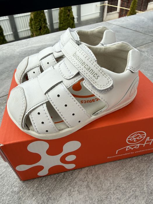 Sandale Biomecanics din piele albe nr. 20