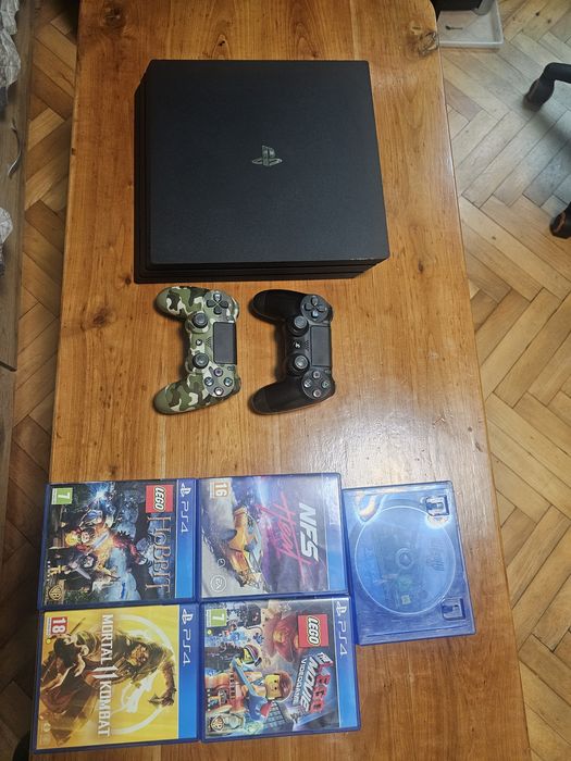 Продавам Playstation 4 pro 1T !!!