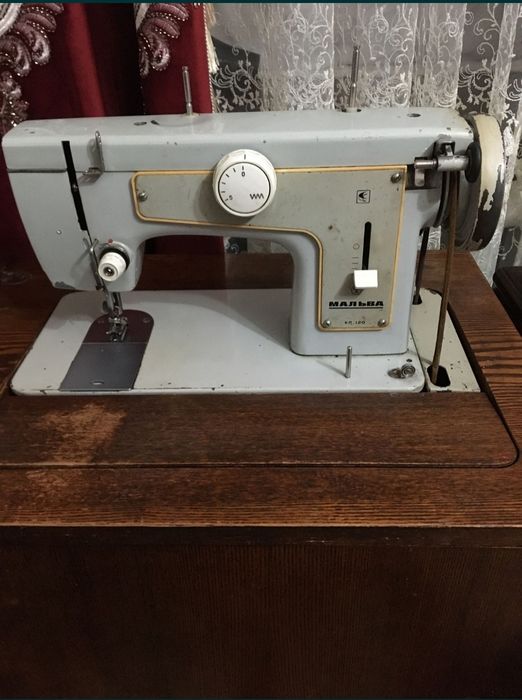 Швейная машинка "МАЛЬВА"