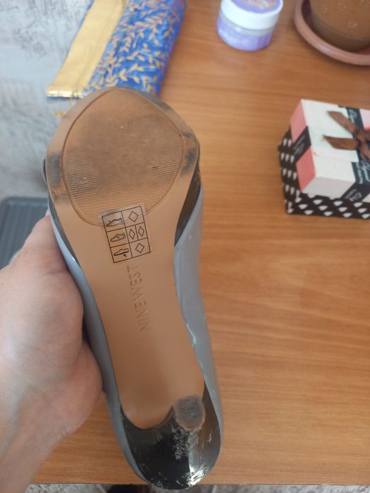 Продам  туфли на каблуках