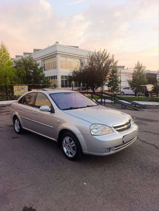 Laseti 2013 yil 1.6 avtomat