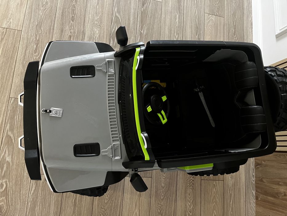 Машина на пульте JEEP