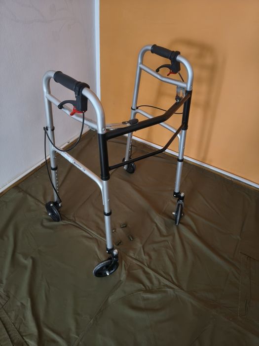 Cadru de mers Moretti Mopedia Clik RP742 din aluminiu, pliabil, cu 4 roți și frâne