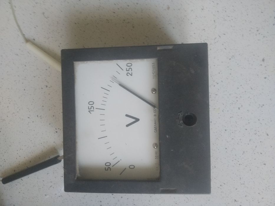 Вольтметр, 250 вольт