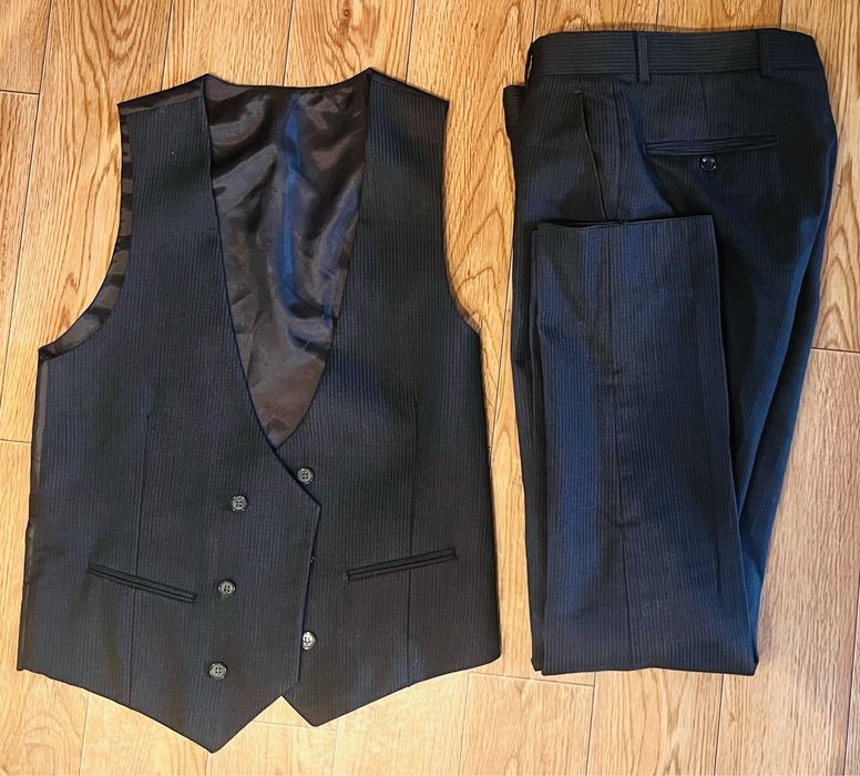 Продам Костюм тройка и двойка